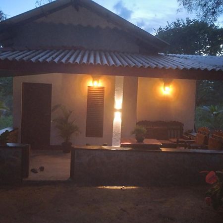 Soma Cabana, Homestay & Restaurant Тангале Екстериор снимка