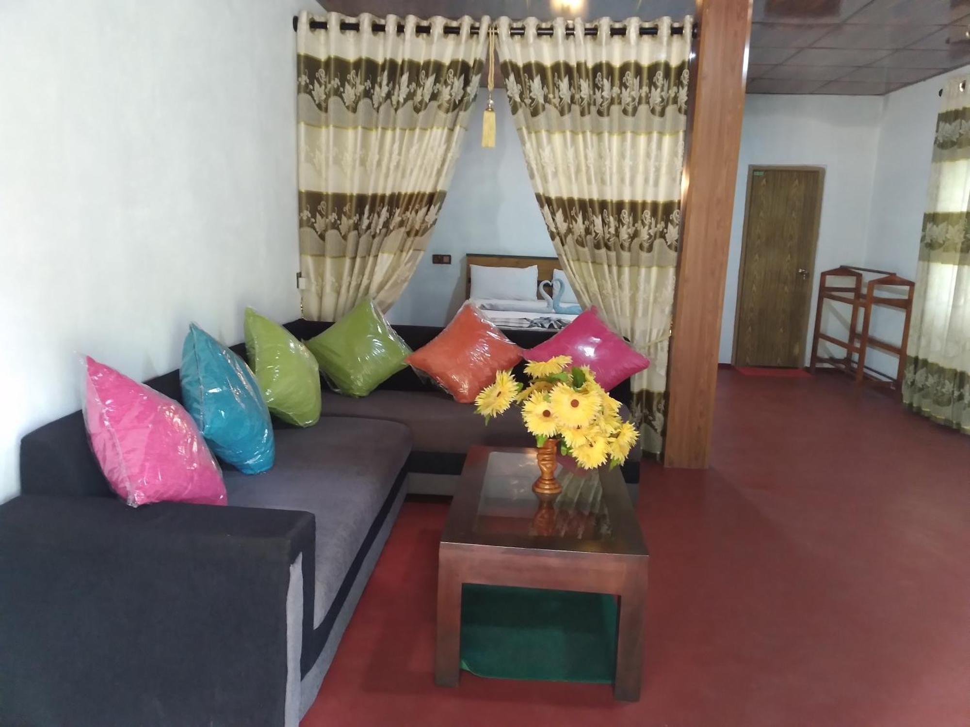 Soma Cabana, Homestay & Restaurant Тангале Екстериор снимка