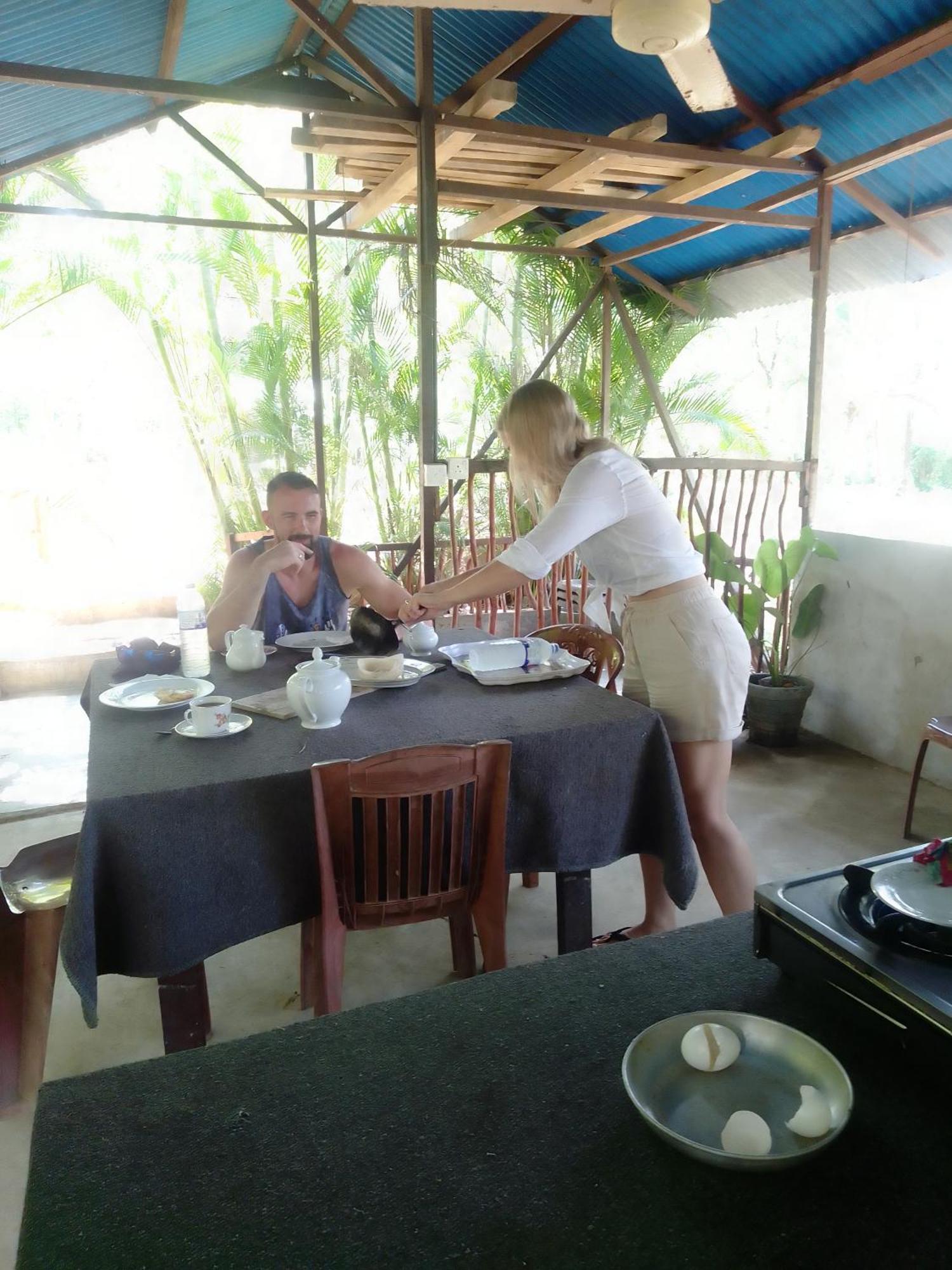 Soma Cabana, Homestay & Restaurant Тангале Екстериор снимка