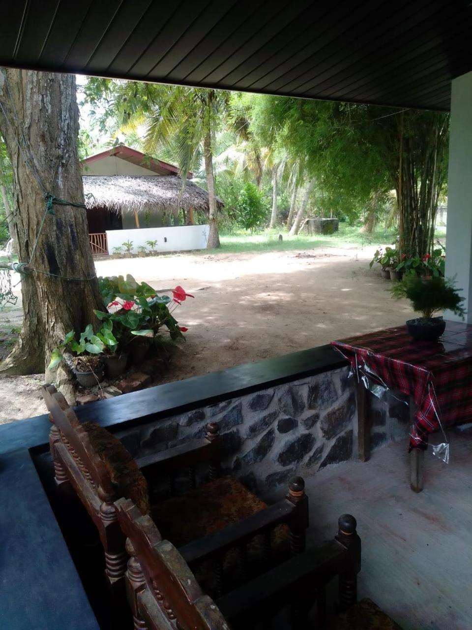 Soma Cabana, Homestay & Restaurant Тангале Екстериор снимка