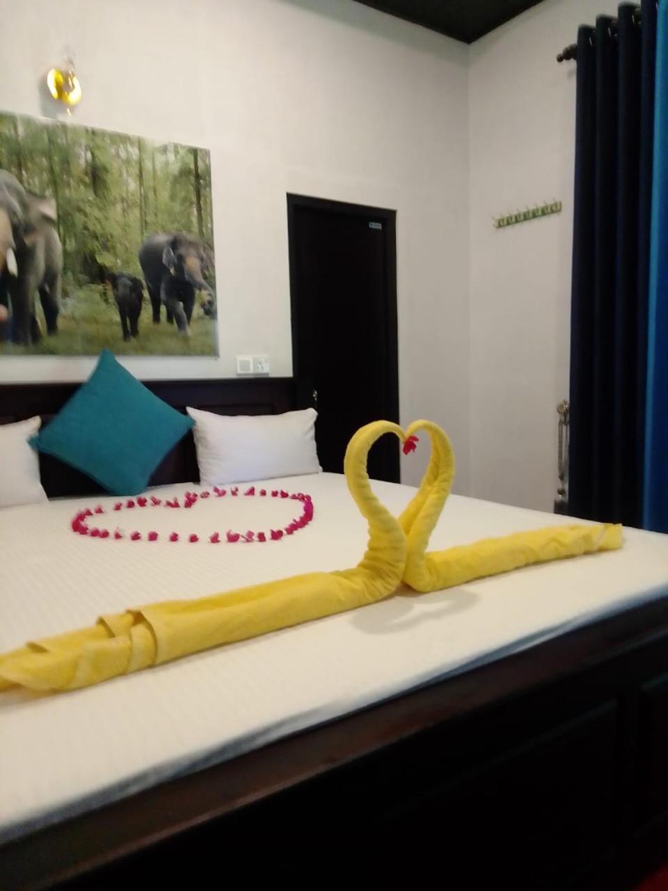 Soma Cabana, Homestay & Restaurant Тангале Екстериор снимка