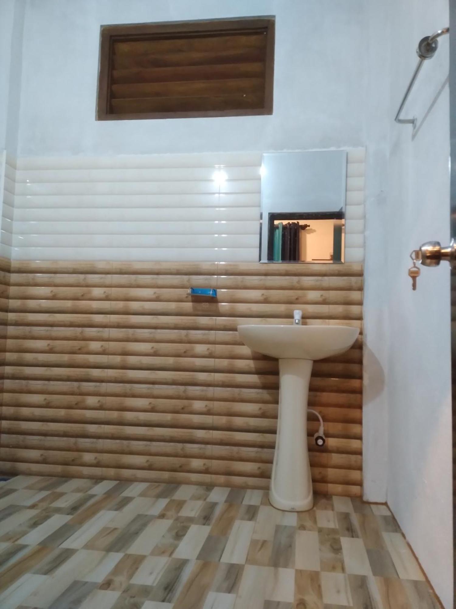 Soma Cabana, Homestay & Restaurant Тангале Екстериор снимка