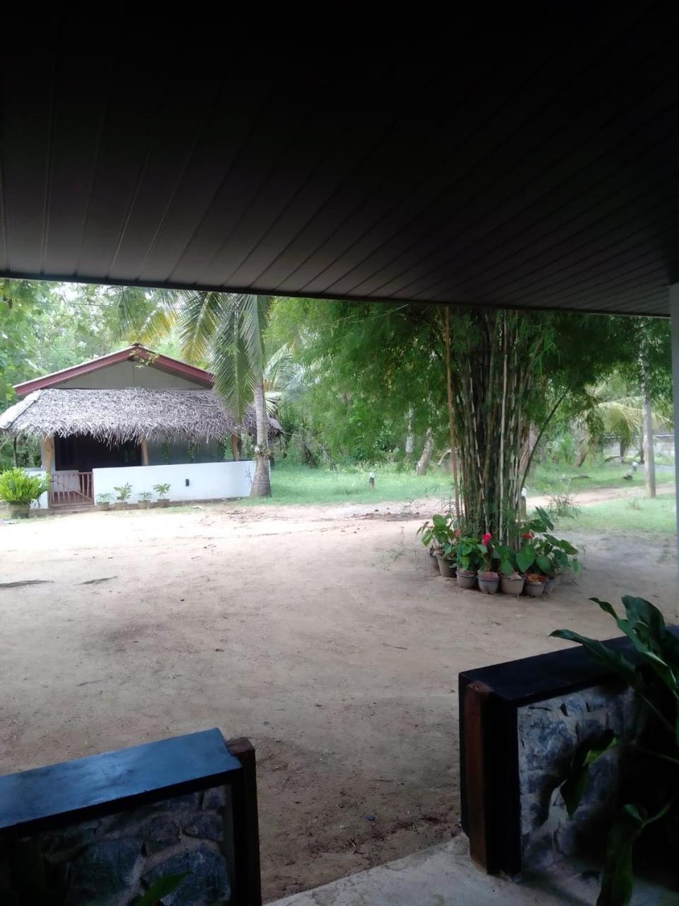 Soma Cabana, Homestay & Restaurant Тангале Екстериор снимка