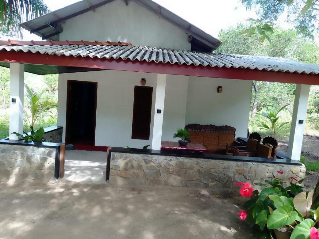 Soma Cabana, Homestay & Restaurant Тангале Екстериор снимка