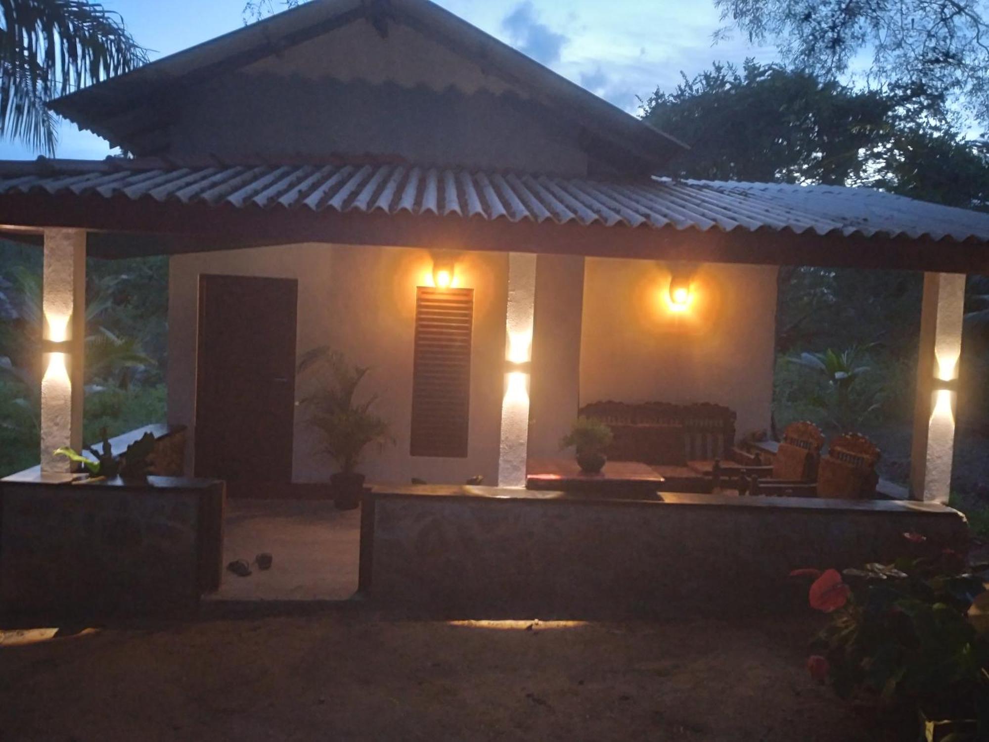 Soma Cabana, Homestay & Restaurant Тангале Екстериор снимка