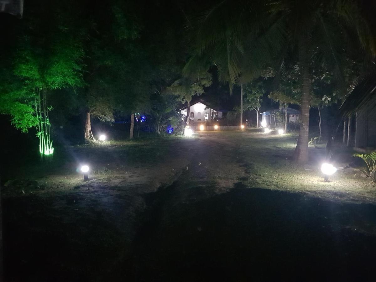 Soma Cabana, Homestay & Restaurant Тангале Екстериор снимка