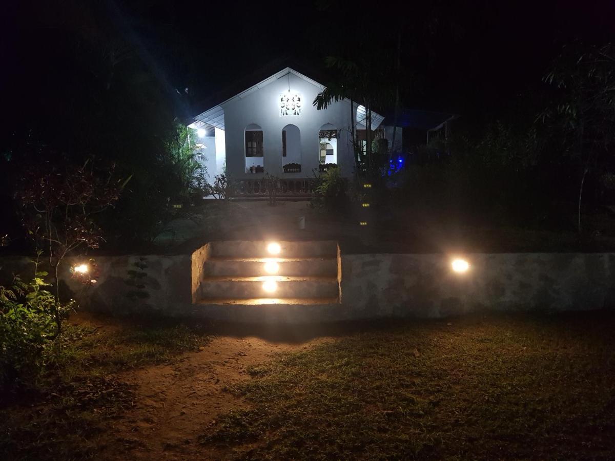 Soma Cabana, Homestay & Restaurant Тангале Екстериор снимка