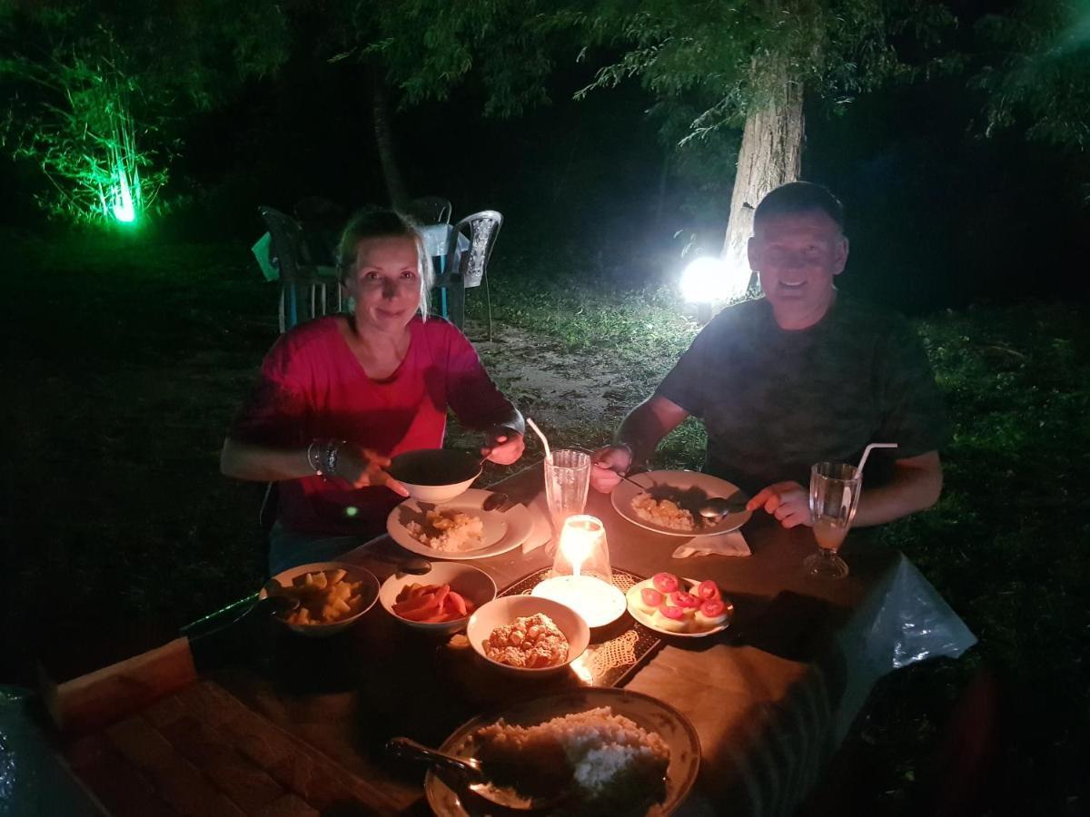 Soma Cabana, Homestay & Restaurant Тангале Екстериор снимка